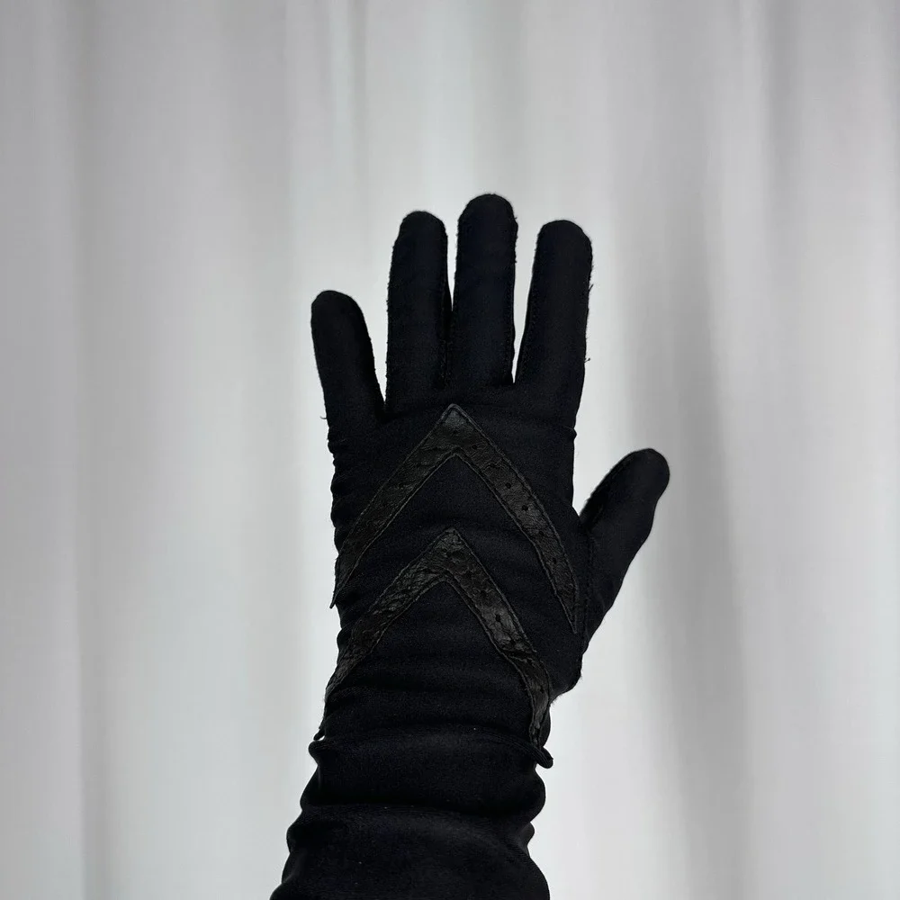 Isotoner Driving Gloves Women O/S Black Stretch Lined Leather Trim Chevron‎ VTG - Picture 5 of 8